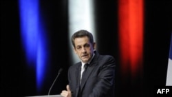 Tổng thống Pháp Nicolas Sarkozy đọc diễn văn về cuộc khủng hoảng nợ châu Âu tại thành phố Toulon, Pháp, hôm 1/12/11