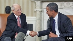 TT Barack Obama hội đàm với Thủ tướng Beji Caid Essebsi của Tunisia tại Tòa Bạch Ốc, ngày 7 tháng 10, 2011.